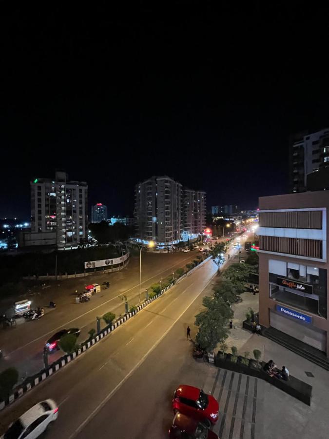 Hotel The Vital Surat Zewnętrze zdjęcie