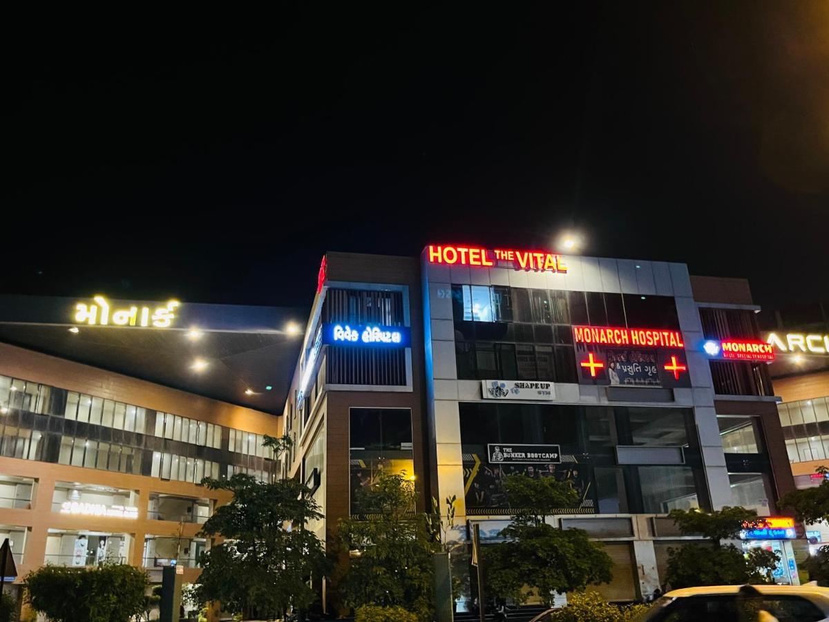 Hotel The Vital Surat Zewnętrze zdjęcie
