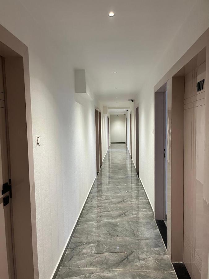 Hotel The Vital Surat Zewnętrze zdjęcie
